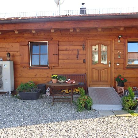 Barrierefreies Zimmer Im Blockhaus Mit Sauna Am See Soyen Extérieur photo