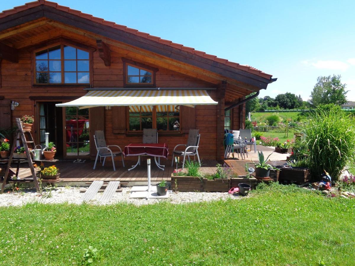 Barrierefreies Zimmer Im Blockhaus Mit Sauna Am See Soyen Extérieur photo