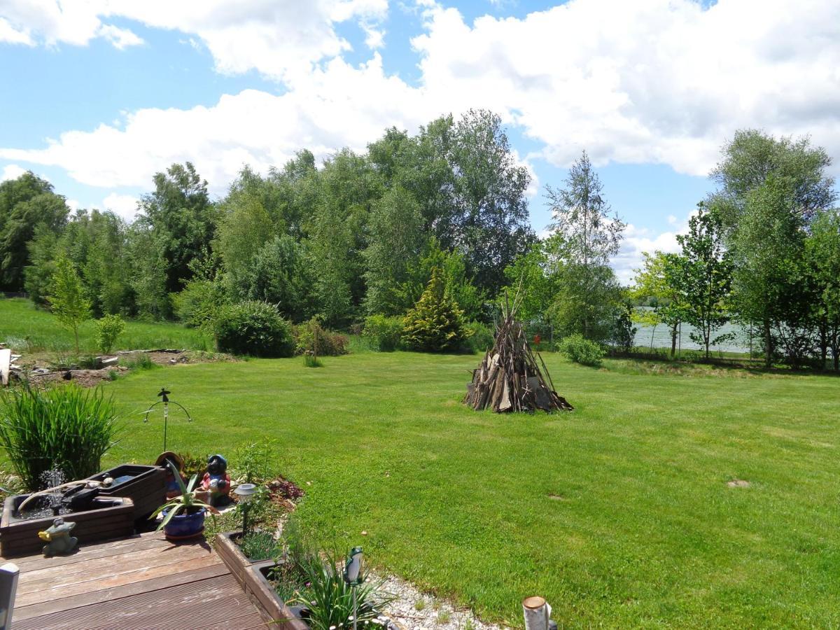 Barrierefreies Zimmer Im Blockhaus Mit Sauna Am See Soyen Extérieur photo