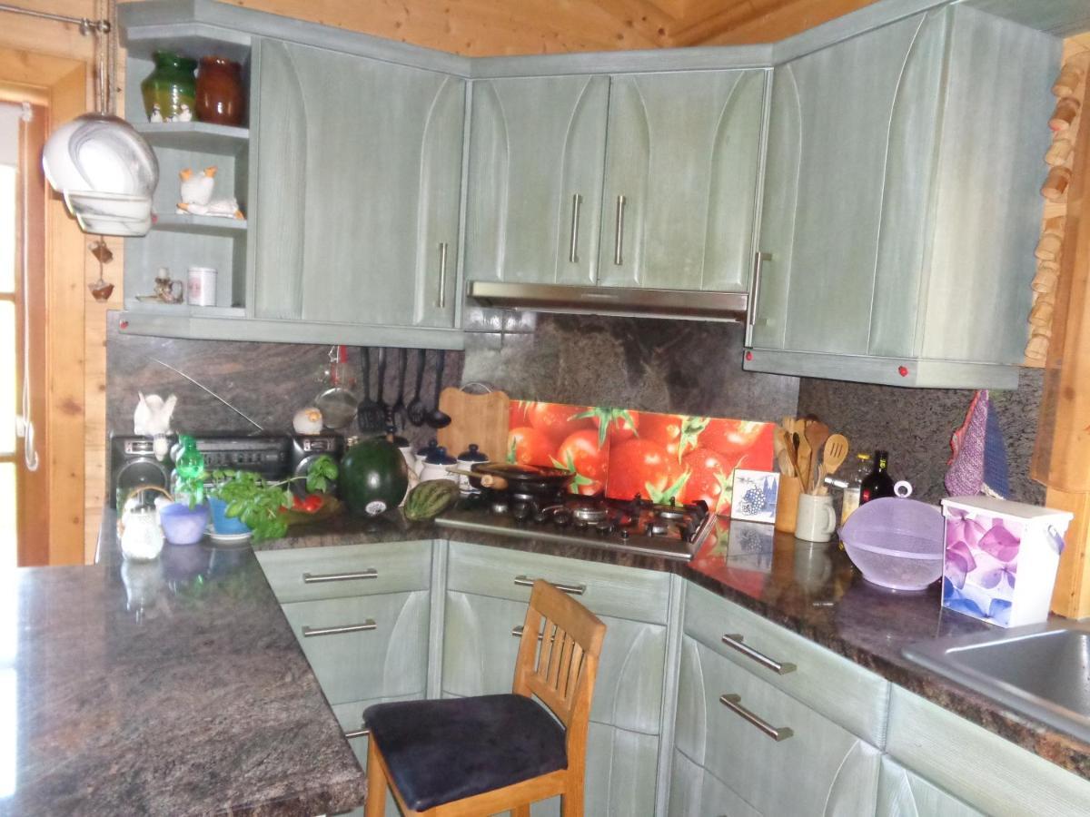 Barrierefreies Zimmer Im Blockhaus Mit Sauna Am See Soyen Extérieur photo