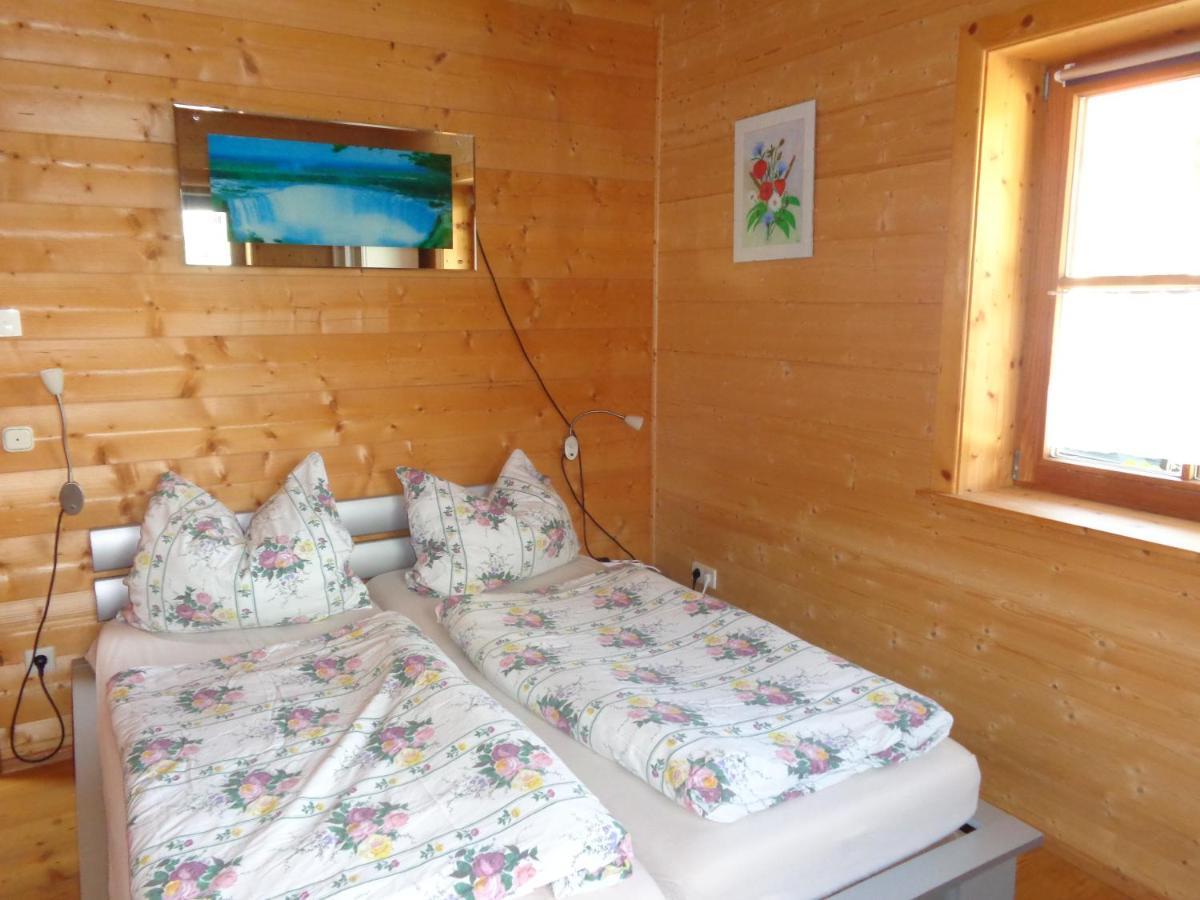 Barrierefreies Zimmer Im Blockhaus Mit Sauna Am See Soyen Extérieur photo